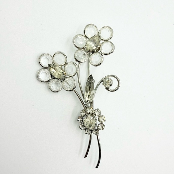 Vintage Silver Tone Bezel Set Faceted Crystal Flower Bouquet Brooch - Picture 5 of 7